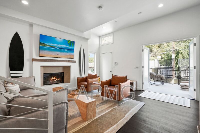 9842 Portola Drive – photo 1