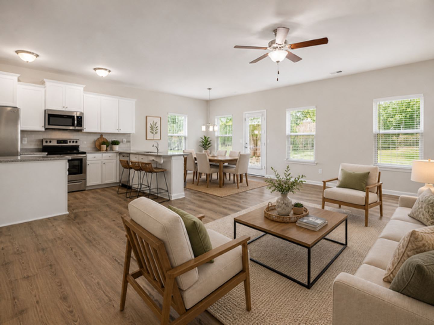 Move-In Special! Luxury Huntersville Home with 1 Month Free – photo 4