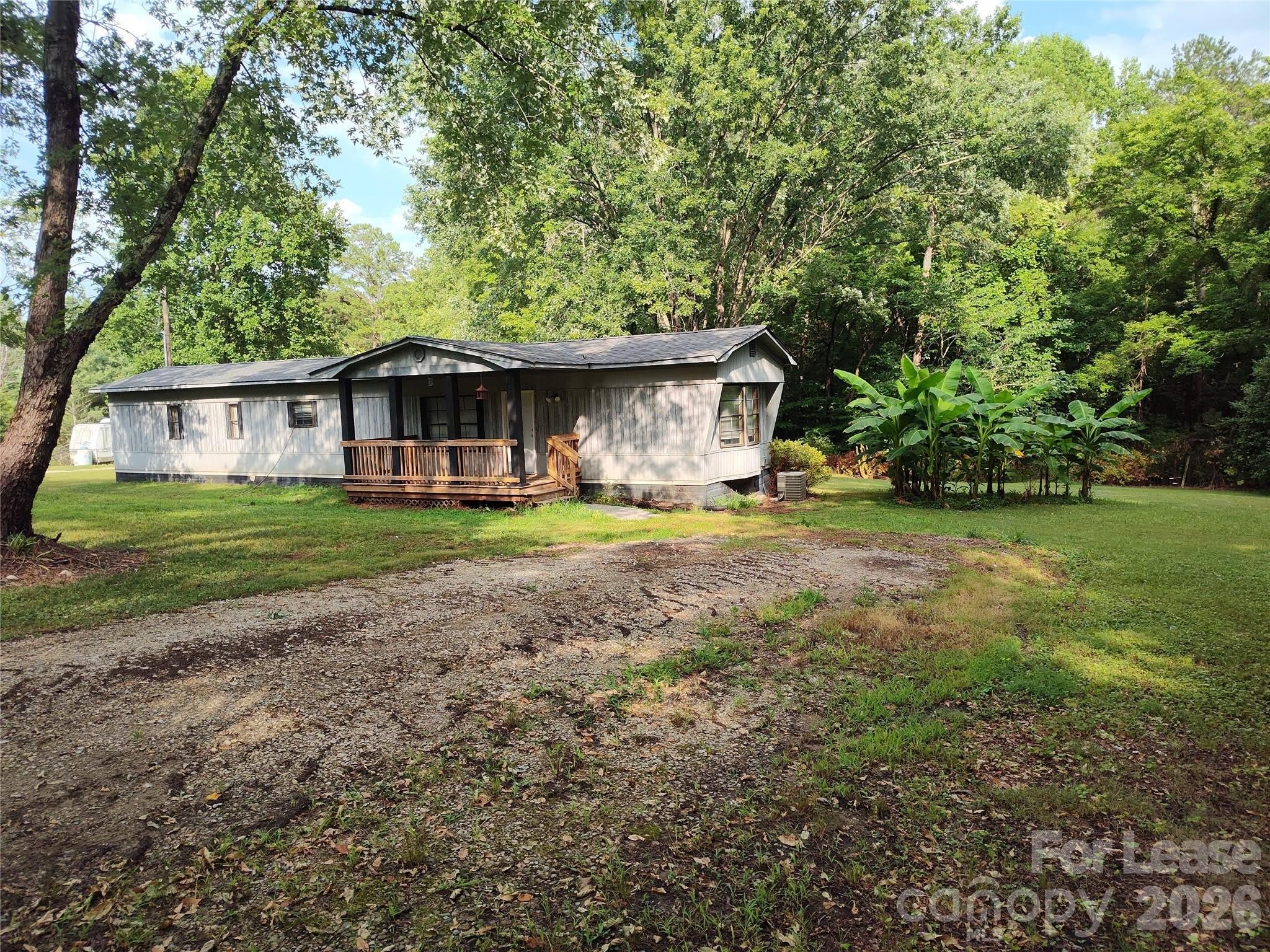 1024 Lindsay Drive – photo 1