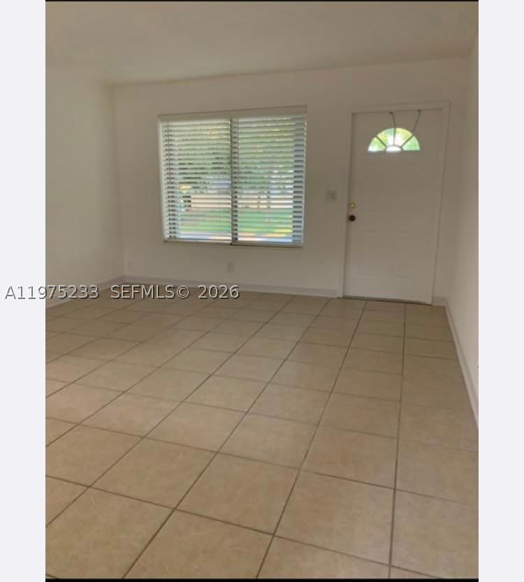 401 SW 8th St – photo 3