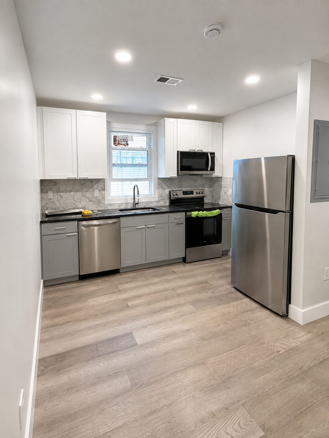 3809 Baring St – photo 1