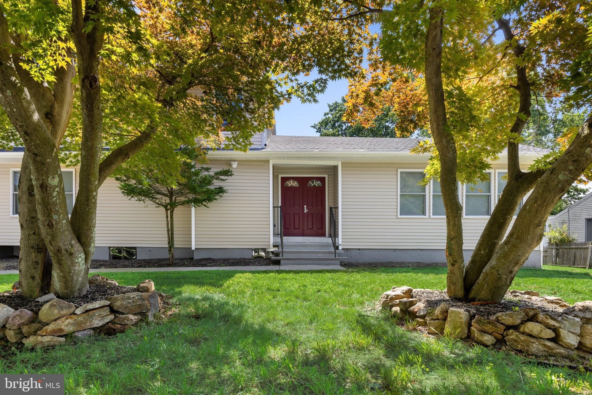 55 SHAWNEE AVE – photo 3