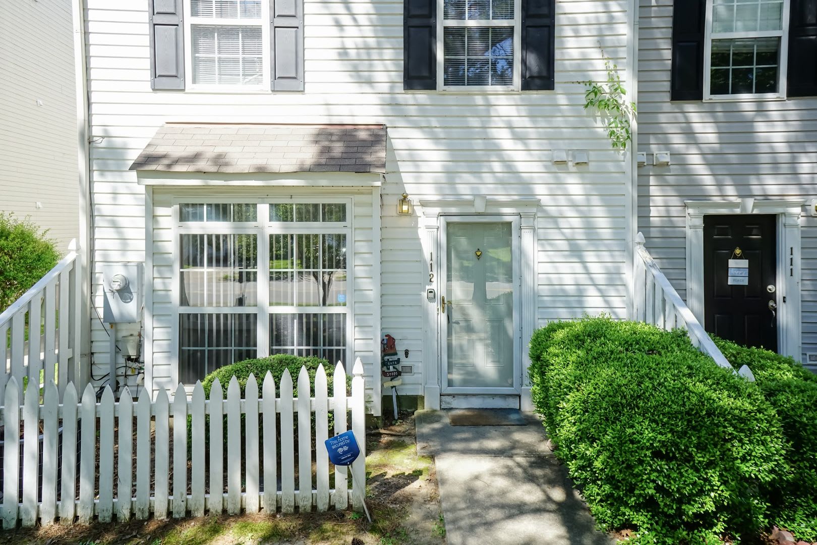 Three Bedroom End Unit Townhome – photo 2