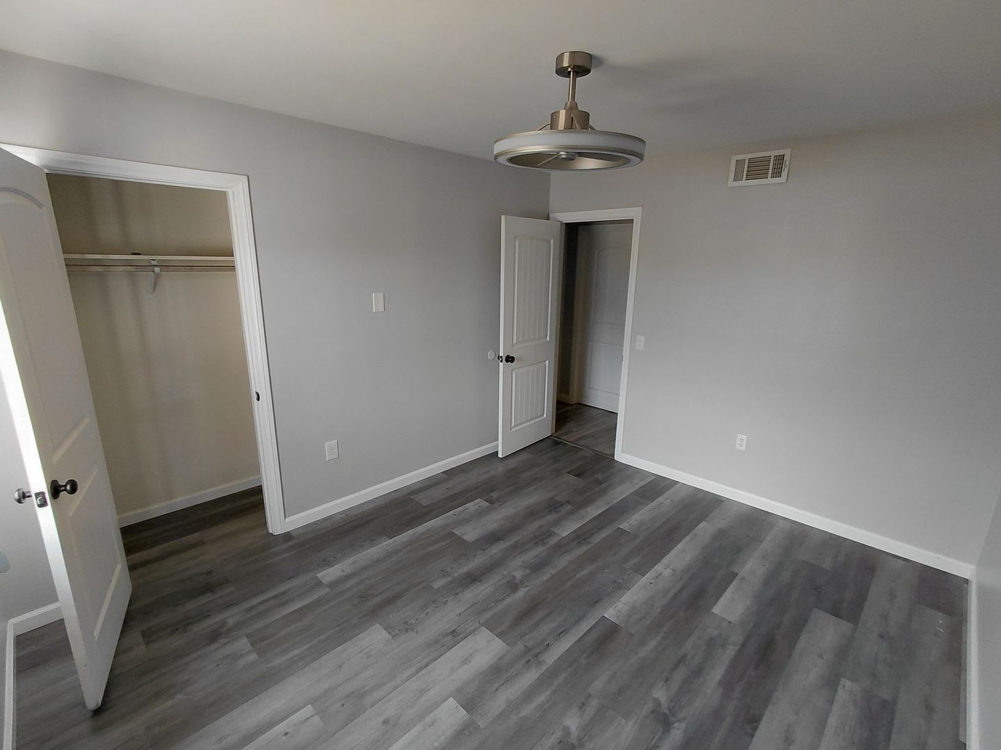 Comfortable 4-Bedroom Home with Great Backyard for Entertaining – photo 4
