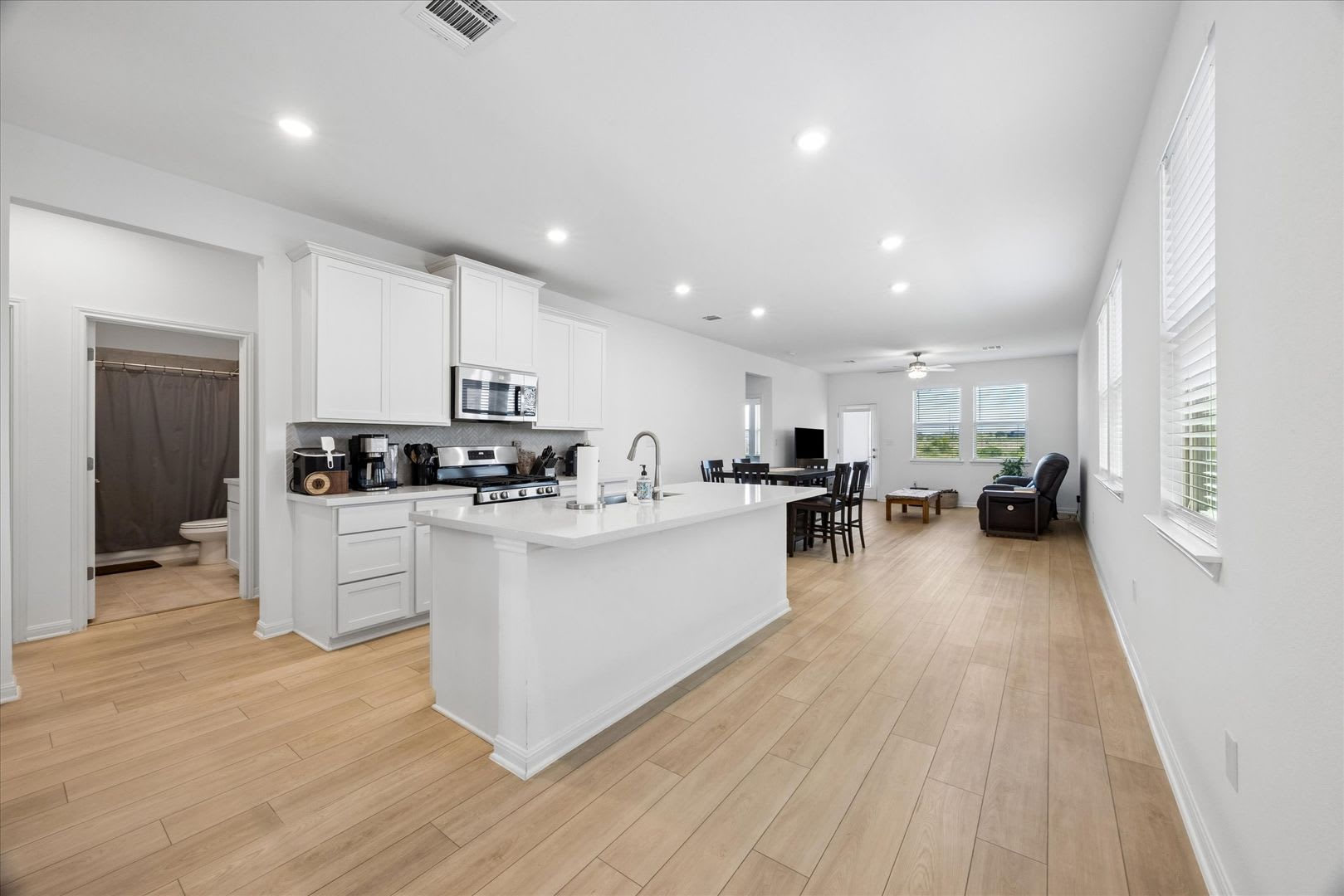 Pre-Leasing: 3-Bedroom Home Available September 1st – photo 4