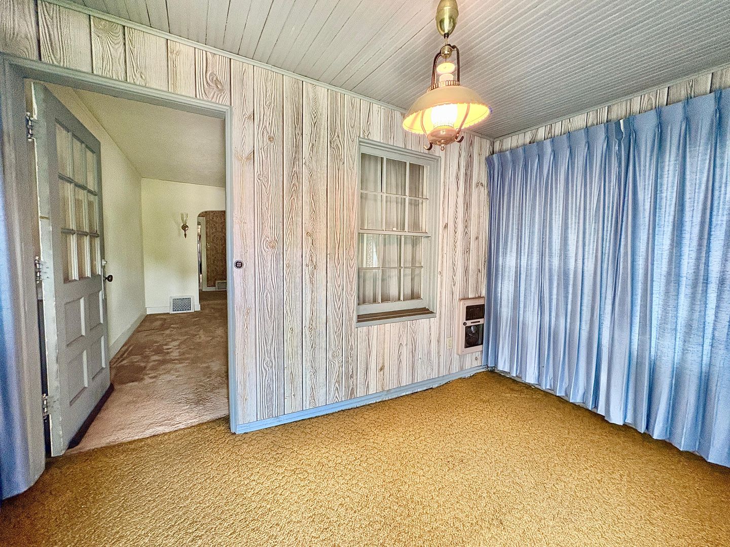 626 Gladstone – photo 3