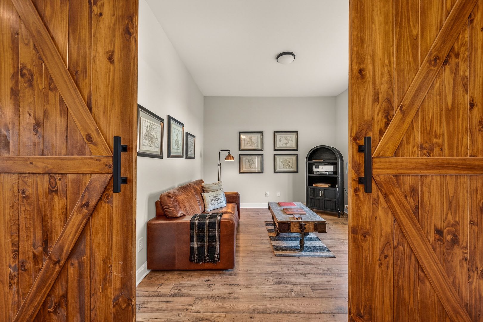 Spacious 4BR Home with Office & Covered Porch in Chapel Ridge – photo 3