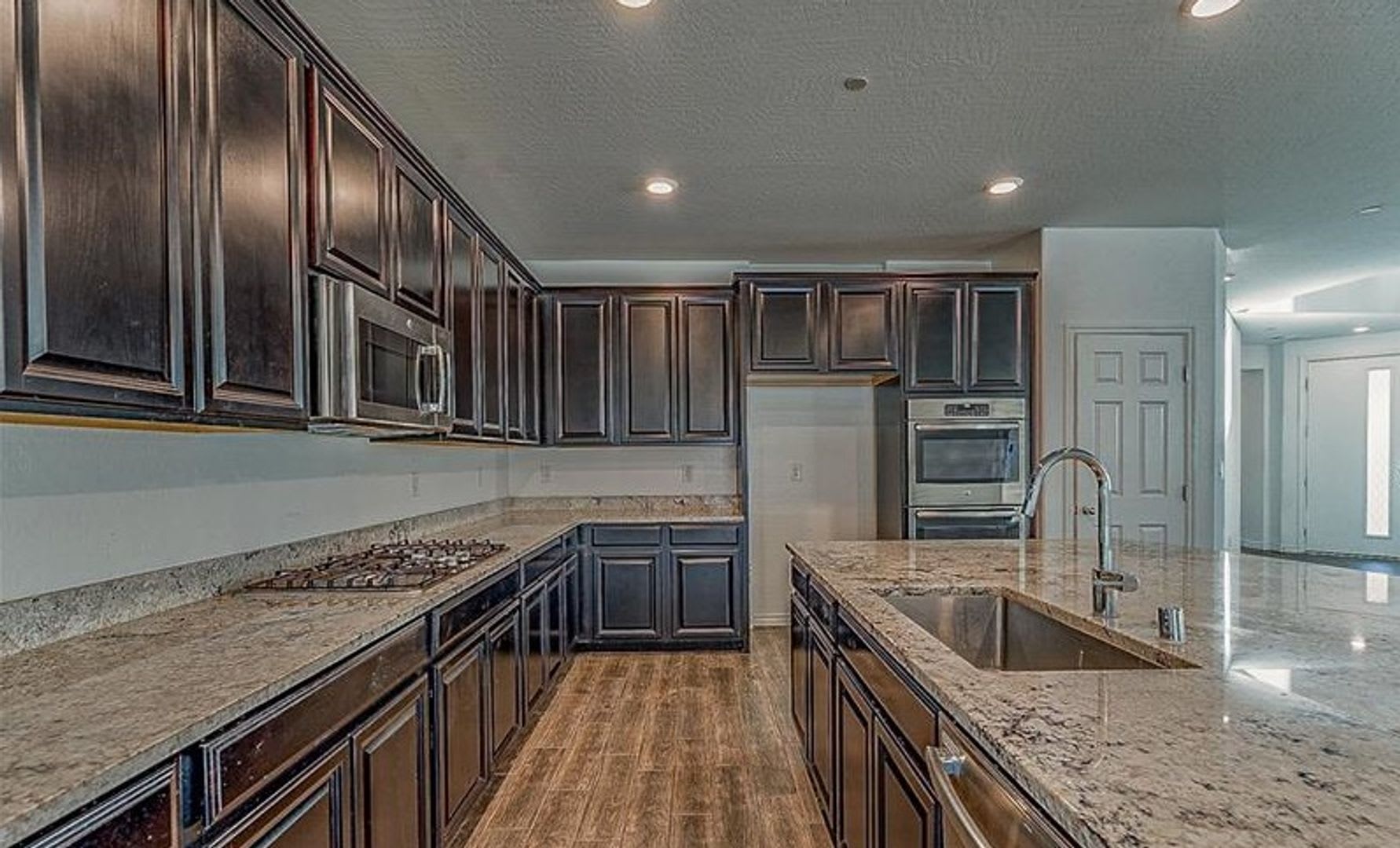 Gated 2 Story Home in Henderson – photo 2