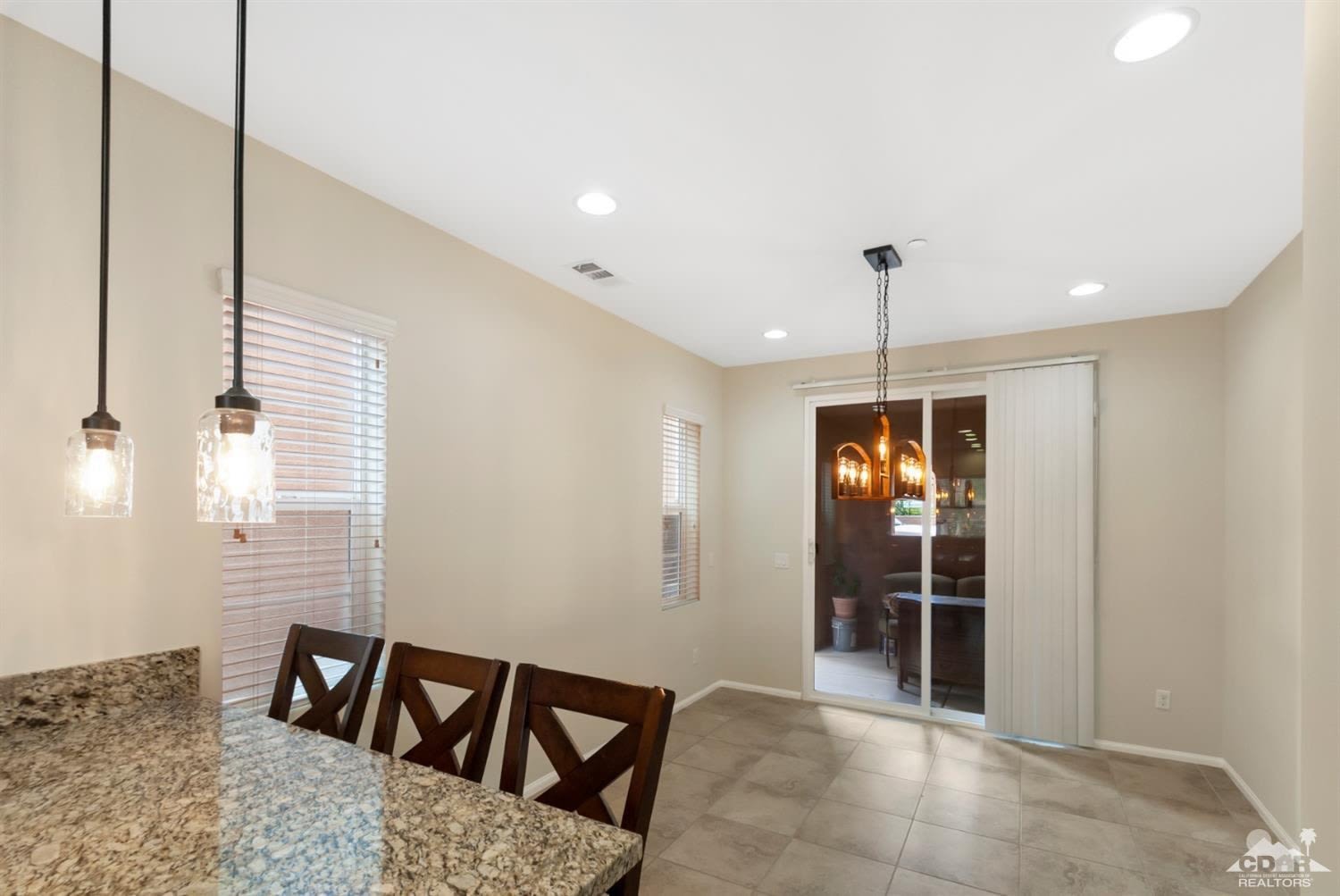 3 Beds 2.5 Baths Spanish Walk Villa Palm Desert – photo 5