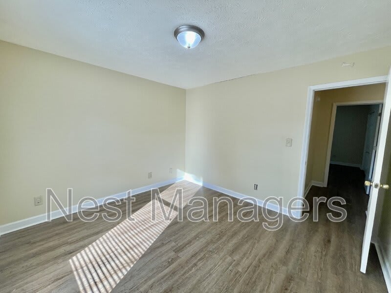 5852 Aftonshire Drive – photo 2