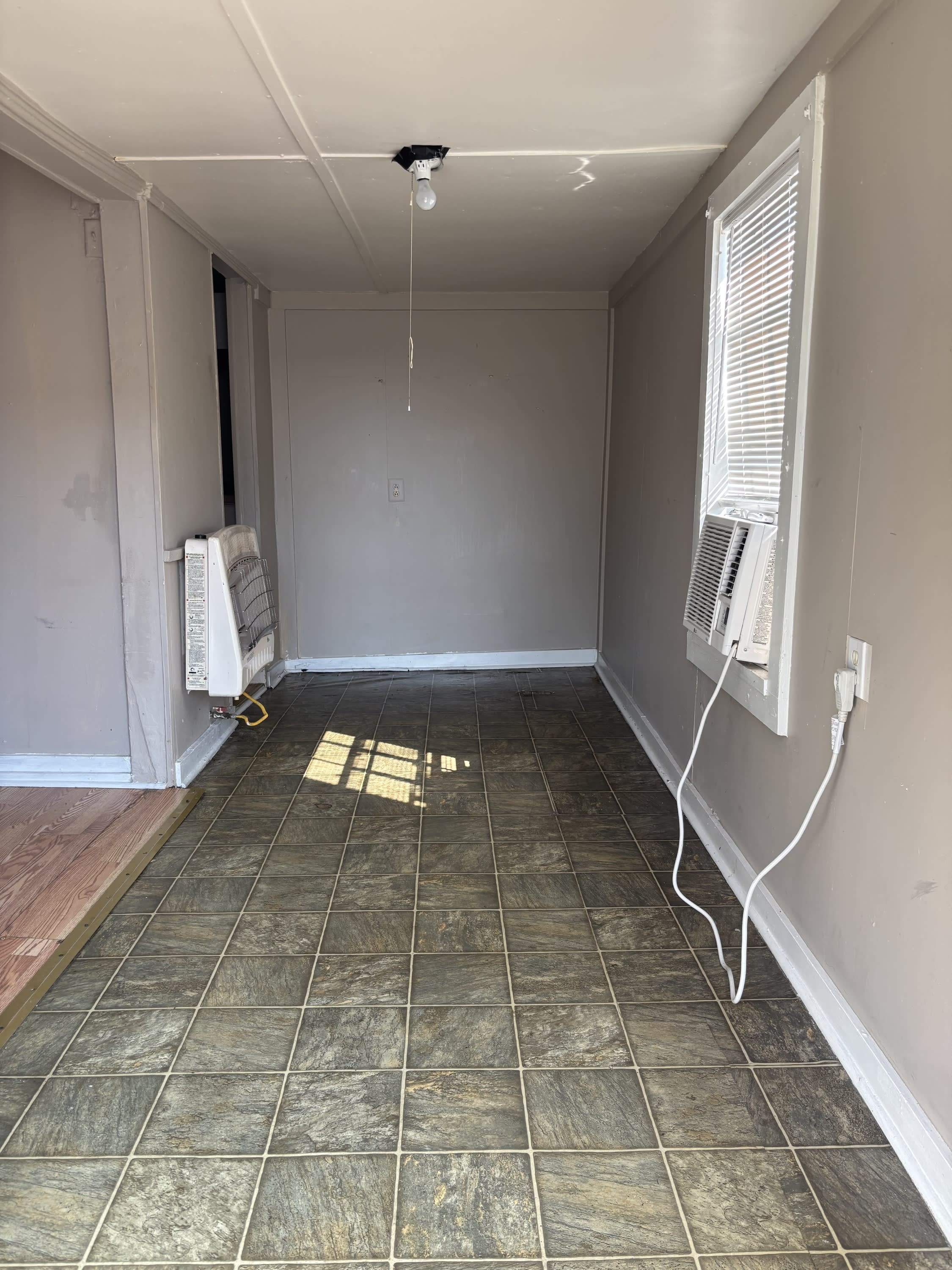 210 West Spring Street – photo 2