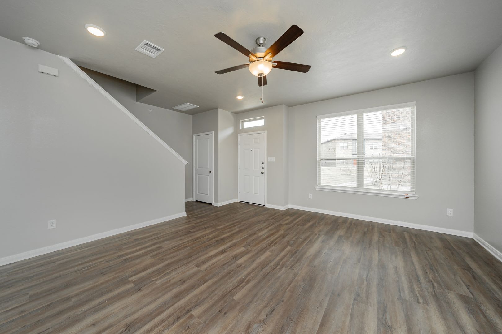Live, love, and grow in this charming townhome! – photo 3