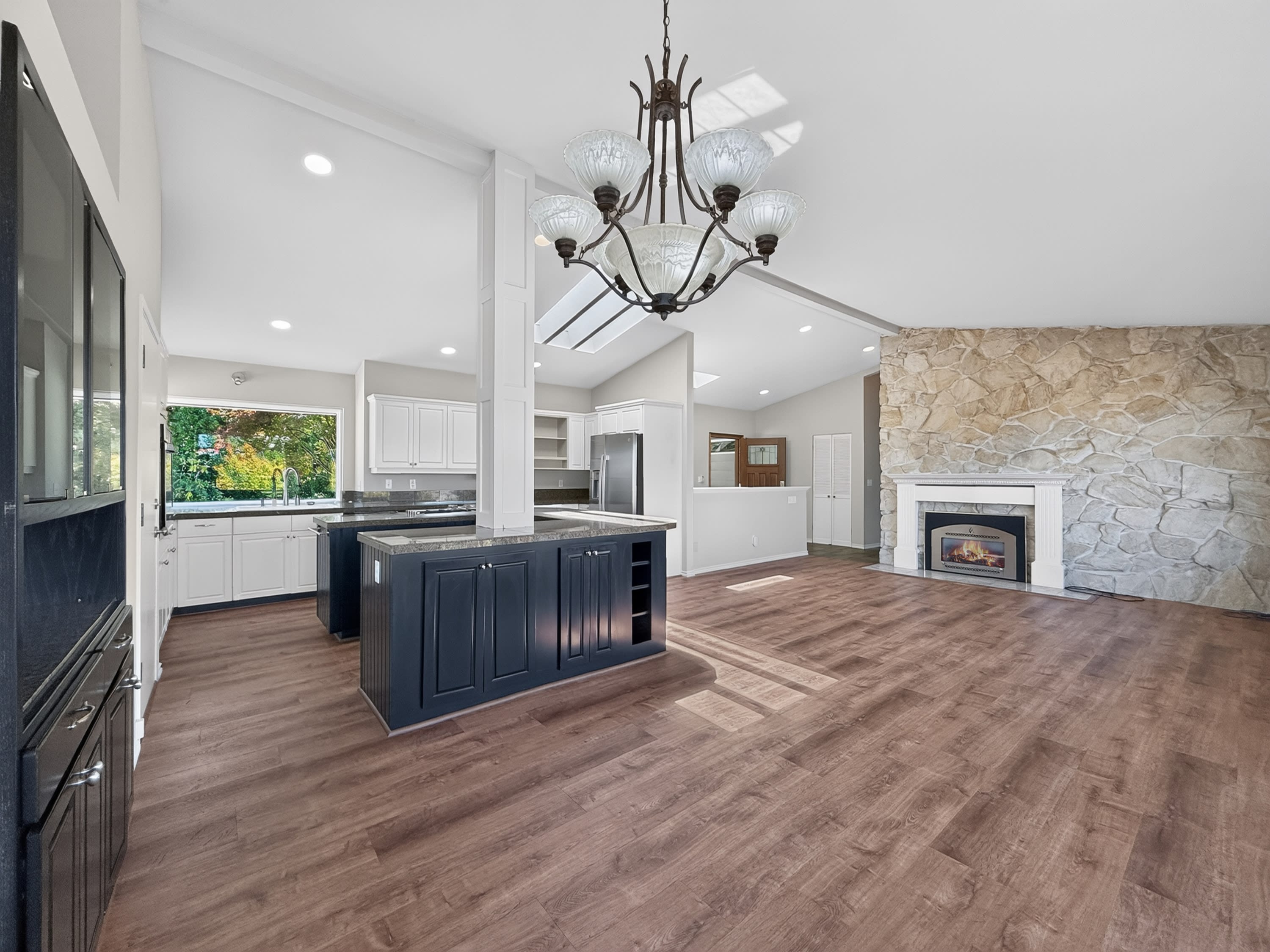 16706 Southeast 44 Street – photo 2