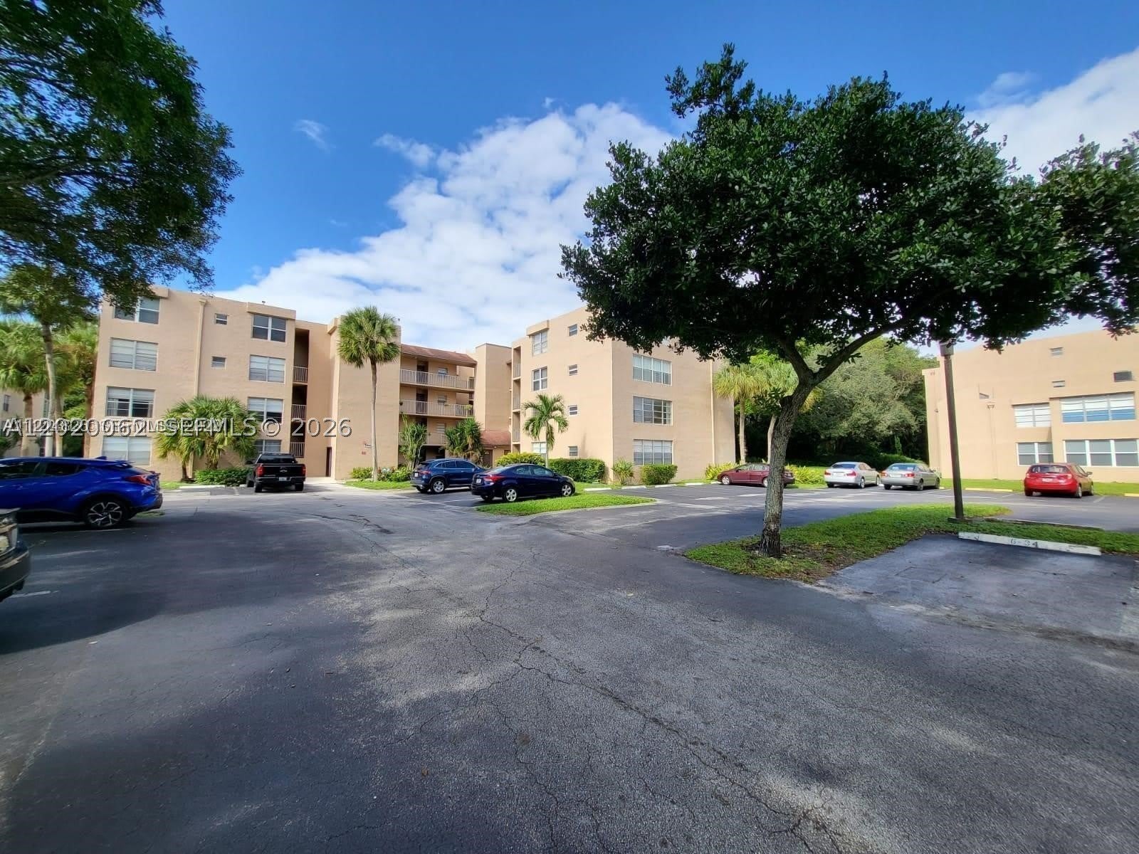 9440 Live Oak Pl – photo 3