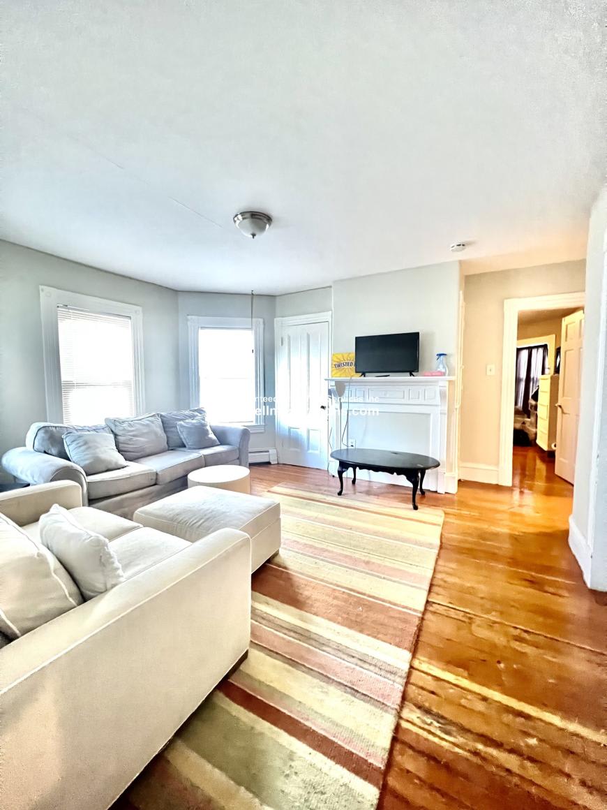 13 Phillips St. – photo 1