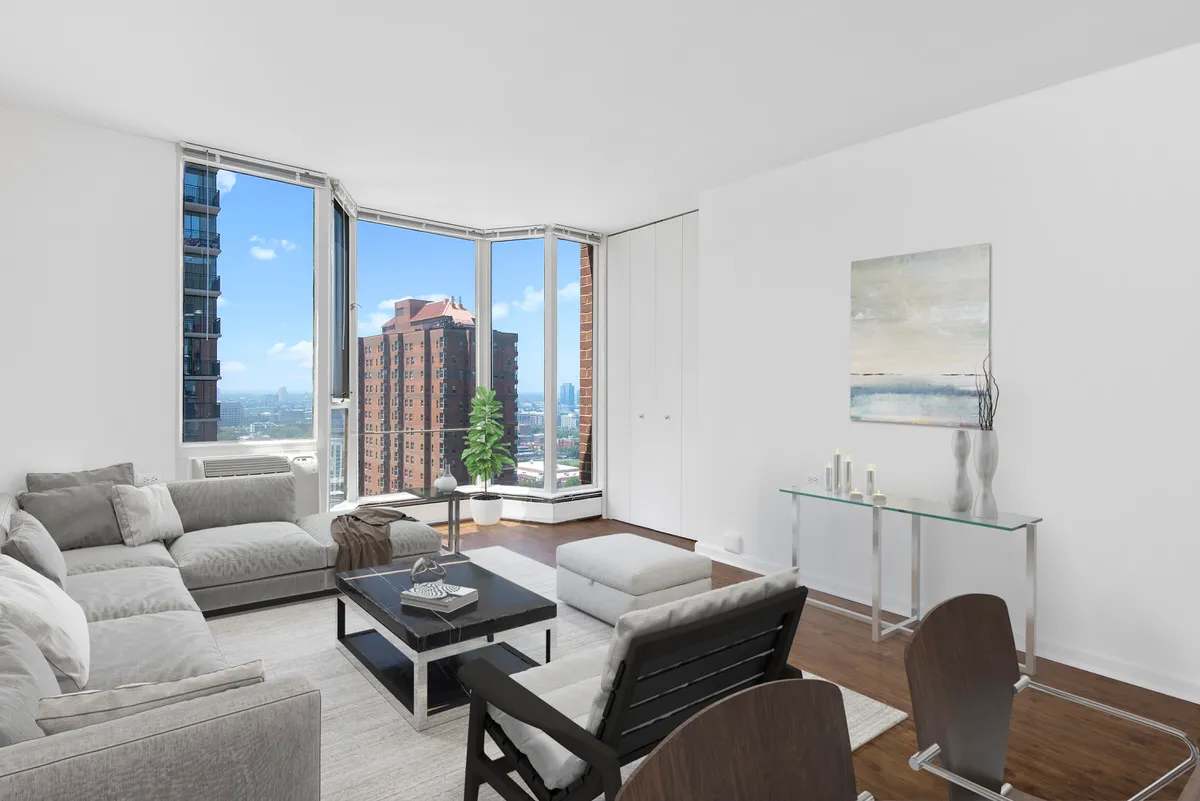 55 West Chestnut – photo 2