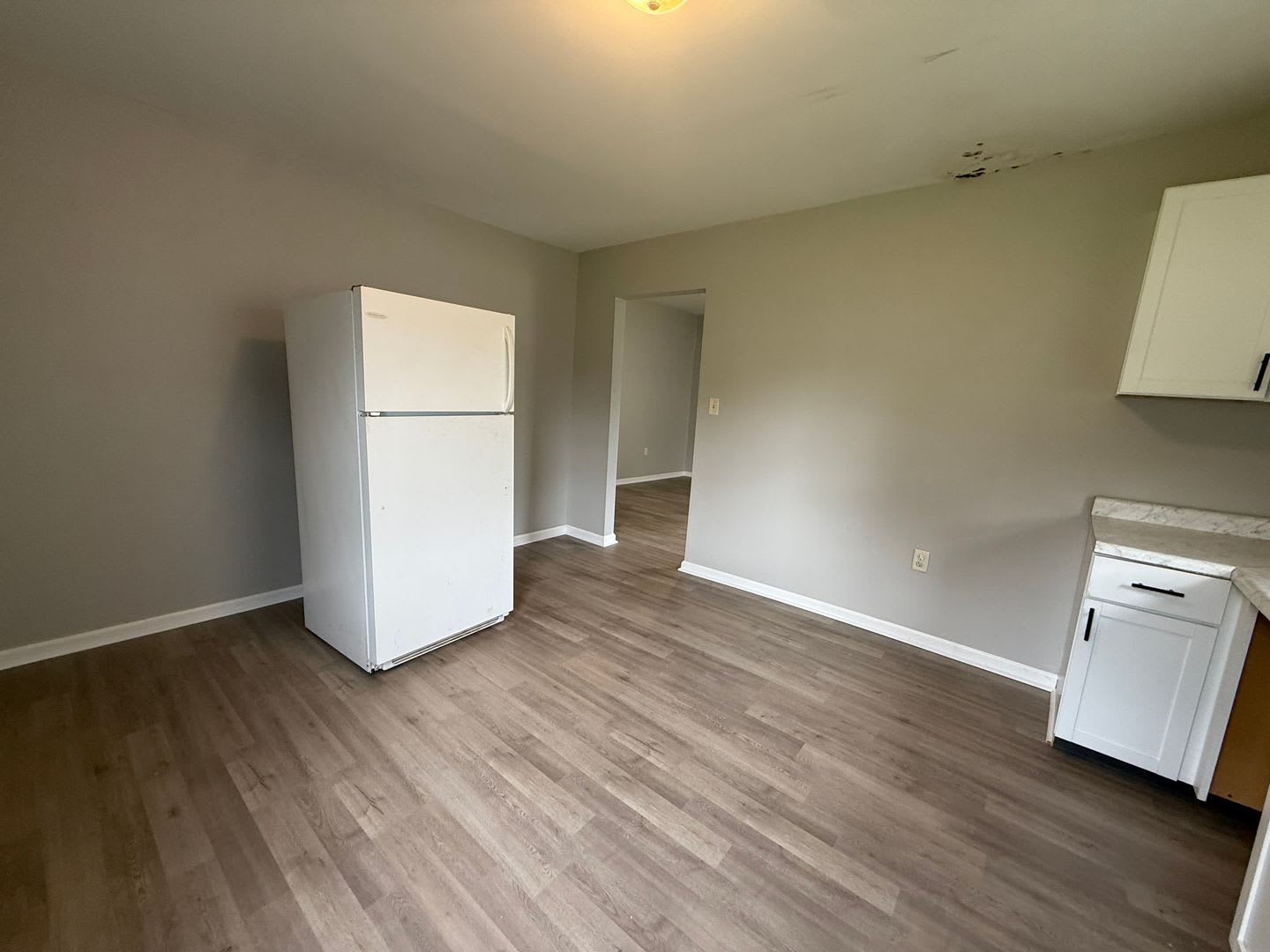 Remodeled* 3 bed 1 bath home! – photo 4