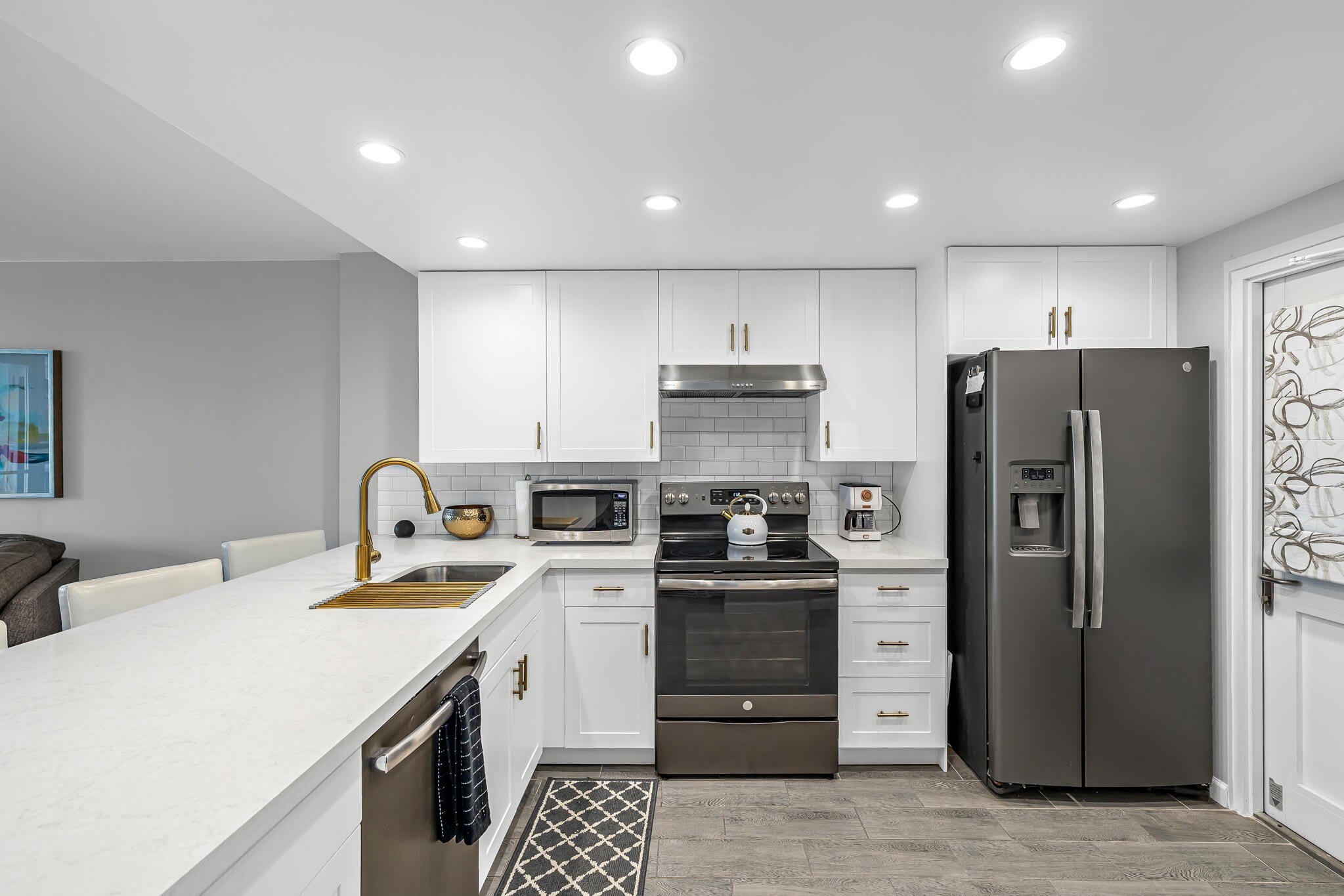 2200 NE 33RD Avenue – photo 5