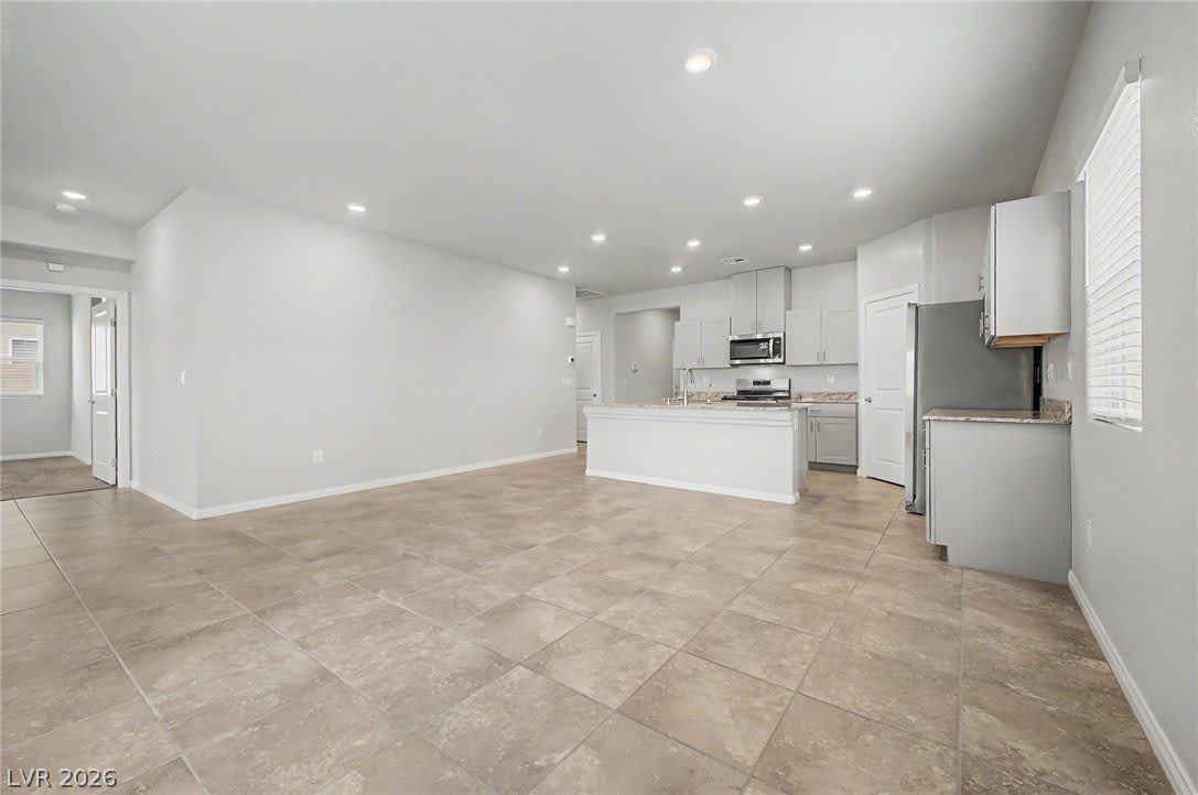 7552 Blue Lotus Avenue – photo 4
