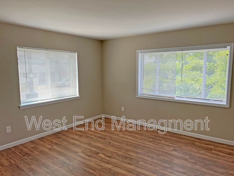 5468 Cologne Ave – photo 3
