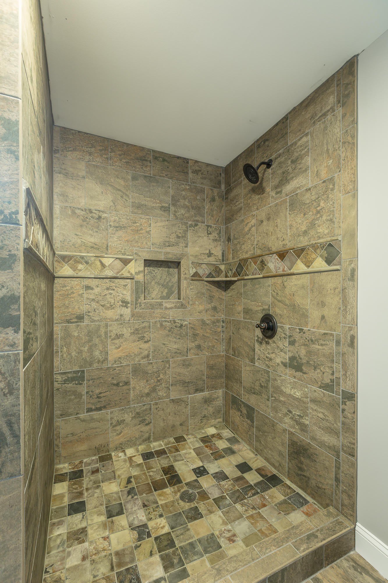 878 Windrush Loop – photo 4