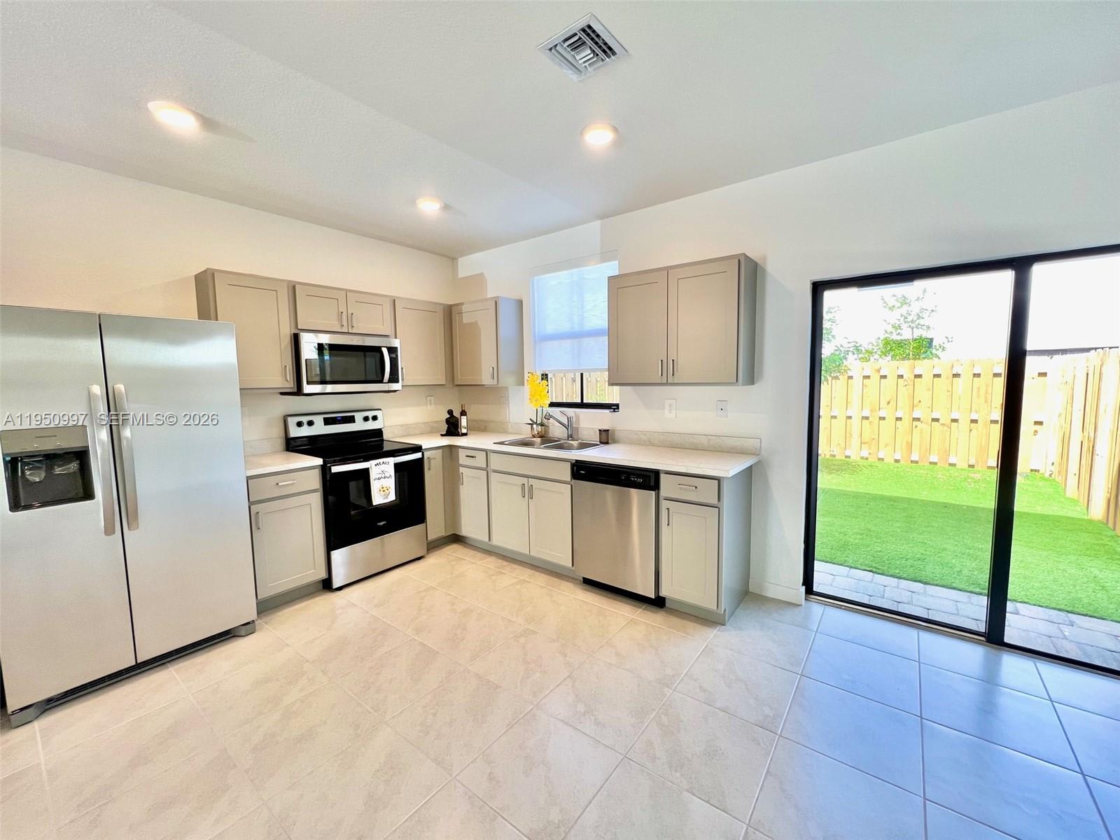 429 Northeast 12Th Street – photo 4