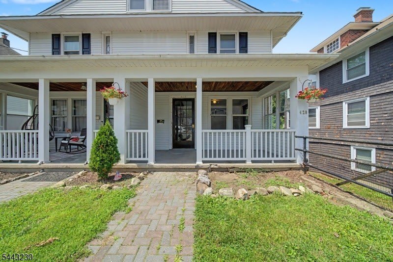 420 Hill St – photo 2