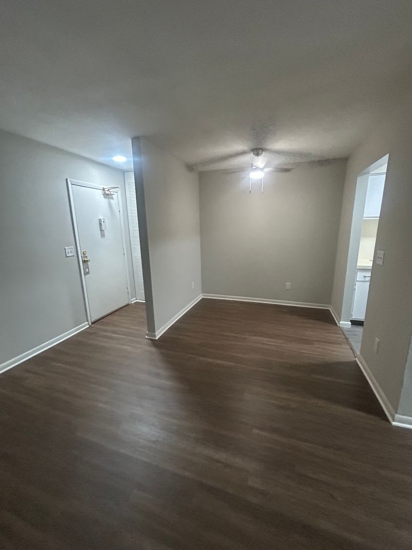 Affordable 1 Bedroom Condominium at Orchard Trace**** Great move in Special*** – photo 2