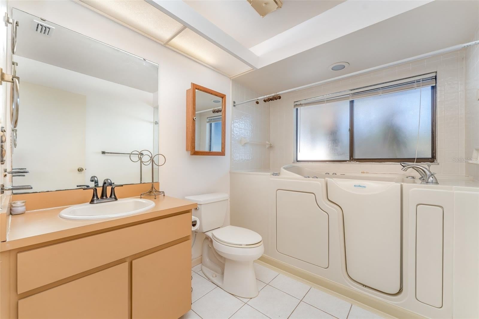 4240 CREEKWOOD Lane – photo 4