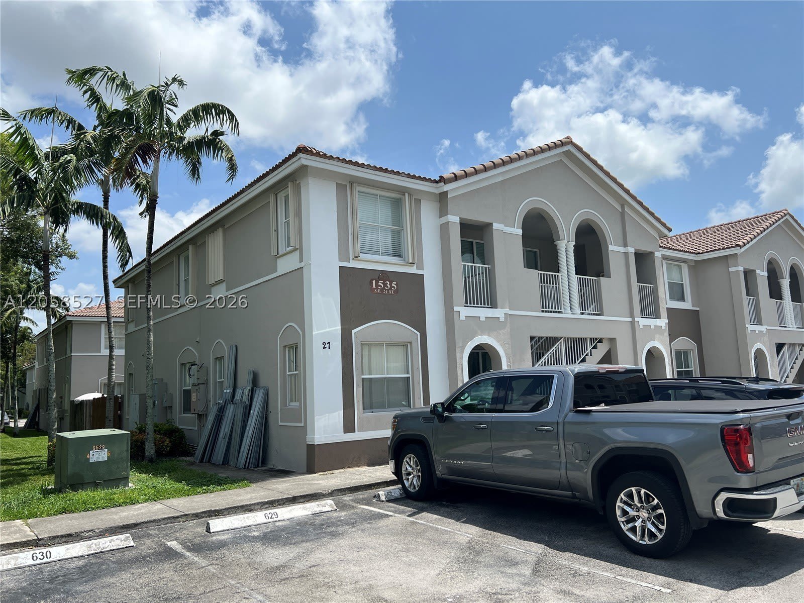 1535 SE 26th St – photo 2