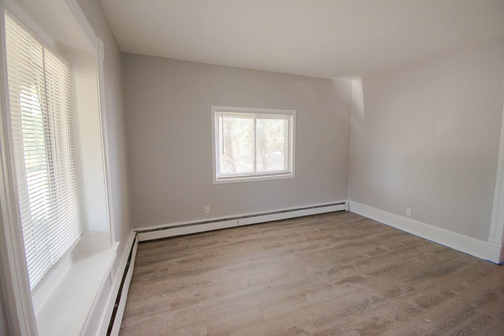 836 S Newton Ave – photo 4