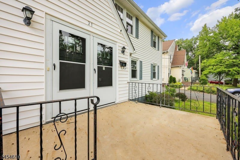 21 Old South Ave – photo 4