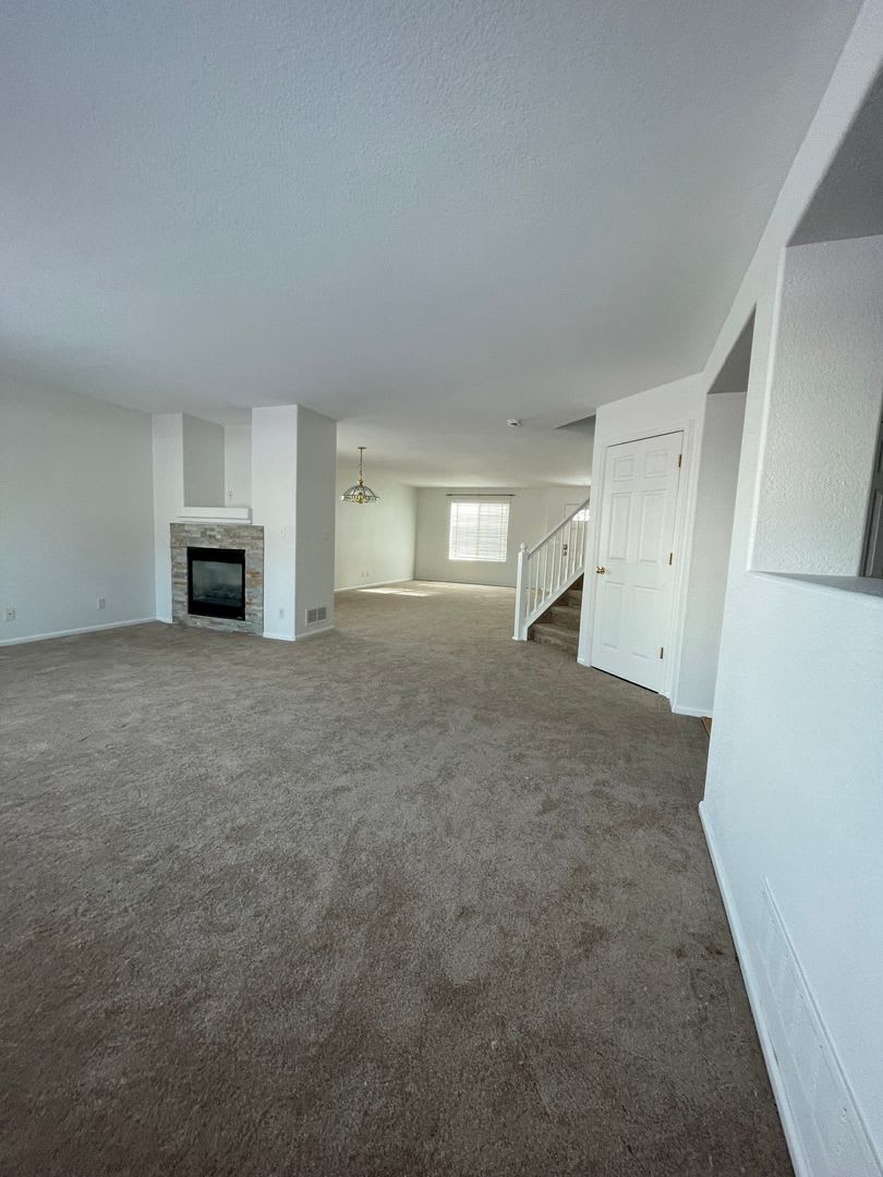 Spacious And Bright With A Great Yard 4Bd 3 5 Ba Home In Northglenn Near Parks New Paint And Carpet Close To Light Rail – photo 2