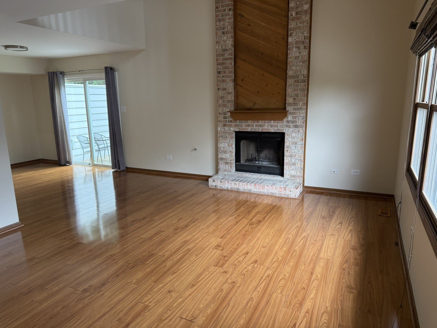 15546 Whitehall Lane – photo 2