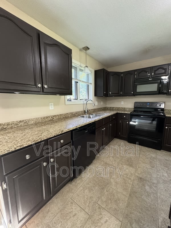 159 Amherst Road – photo 4