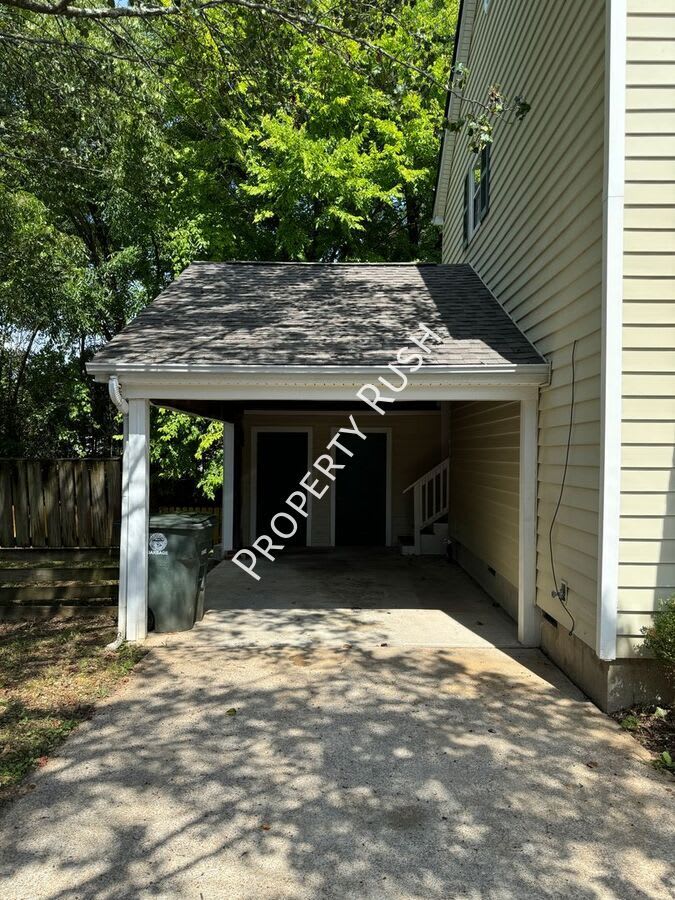 1620 Hickory Place – photo 2
