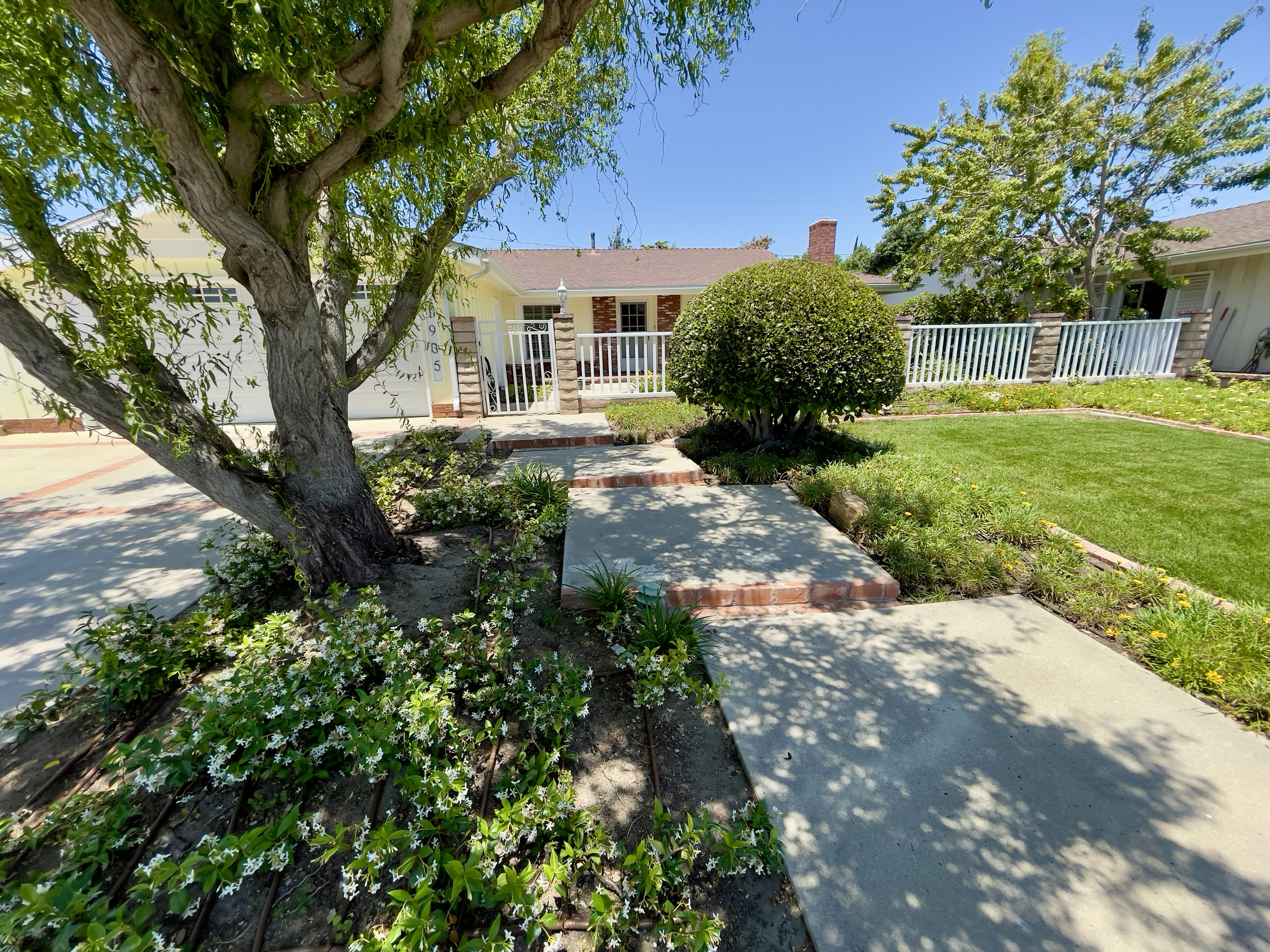 1935 Hobart Drive – photo 4
