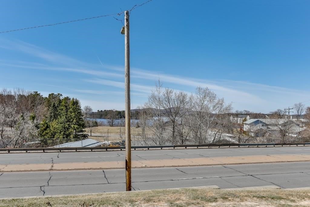 219 ROSS AVENUE – photo 2
