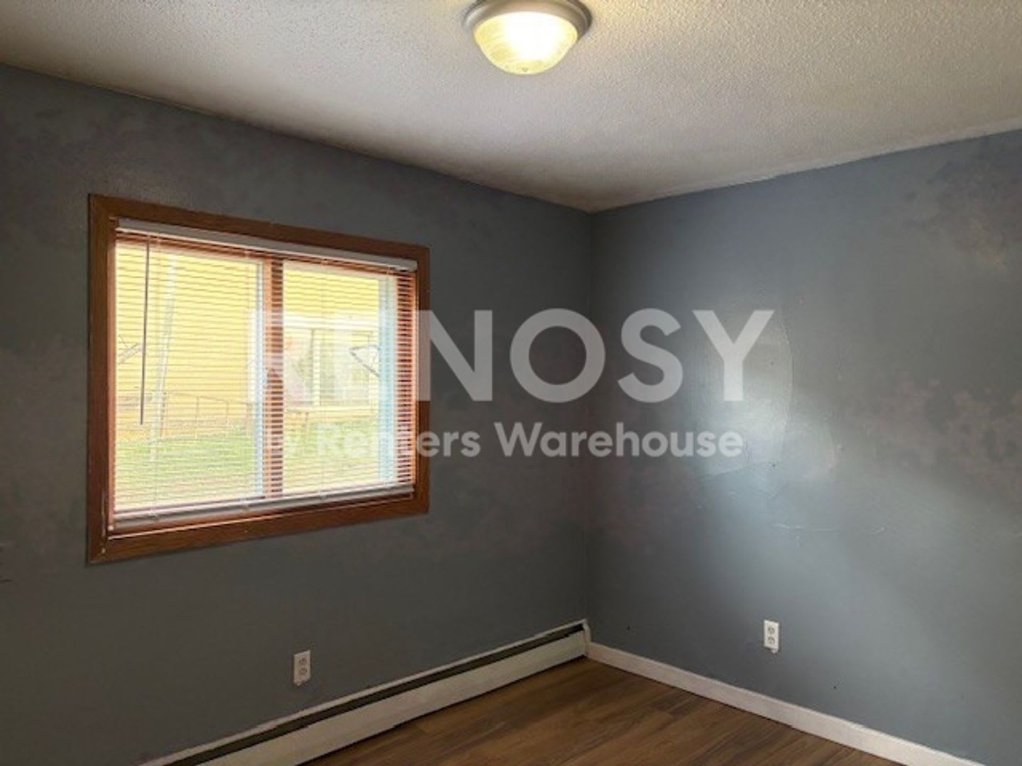 Move in Ready 2 Bedroom 1 Bath Unit in South Minneapolis – photo 3