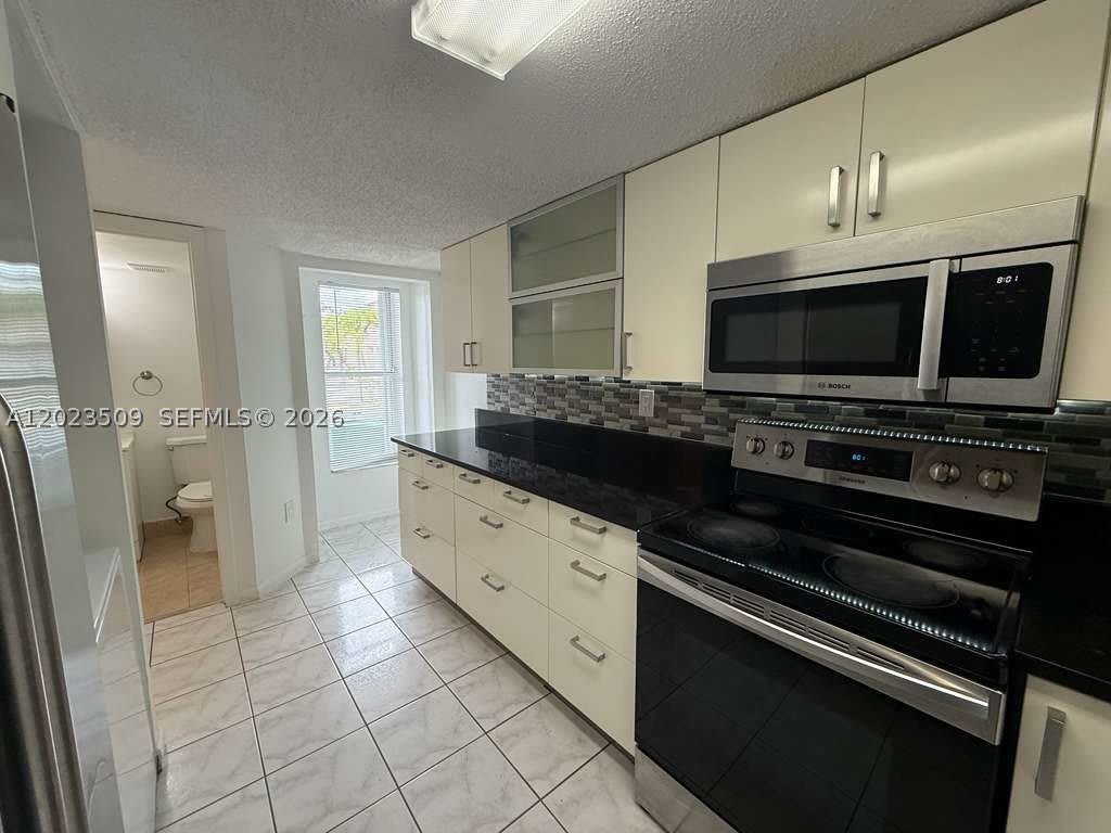1137 NW 123rd Court – photo 4