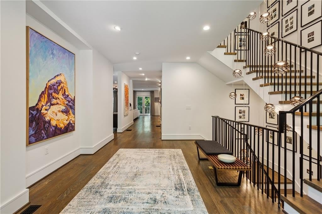 2525 Peachtree Road NE – photo 5