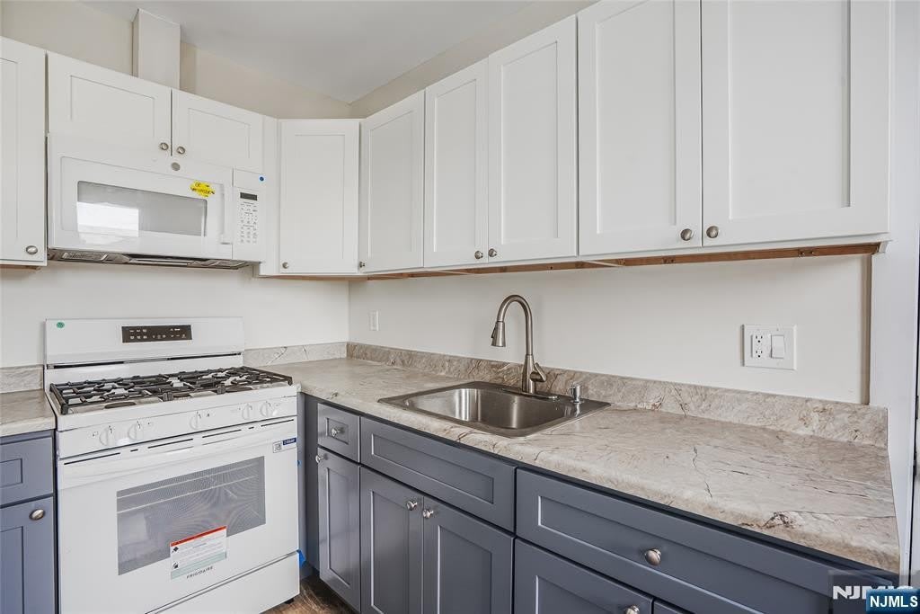 252 River Drive – photo 2