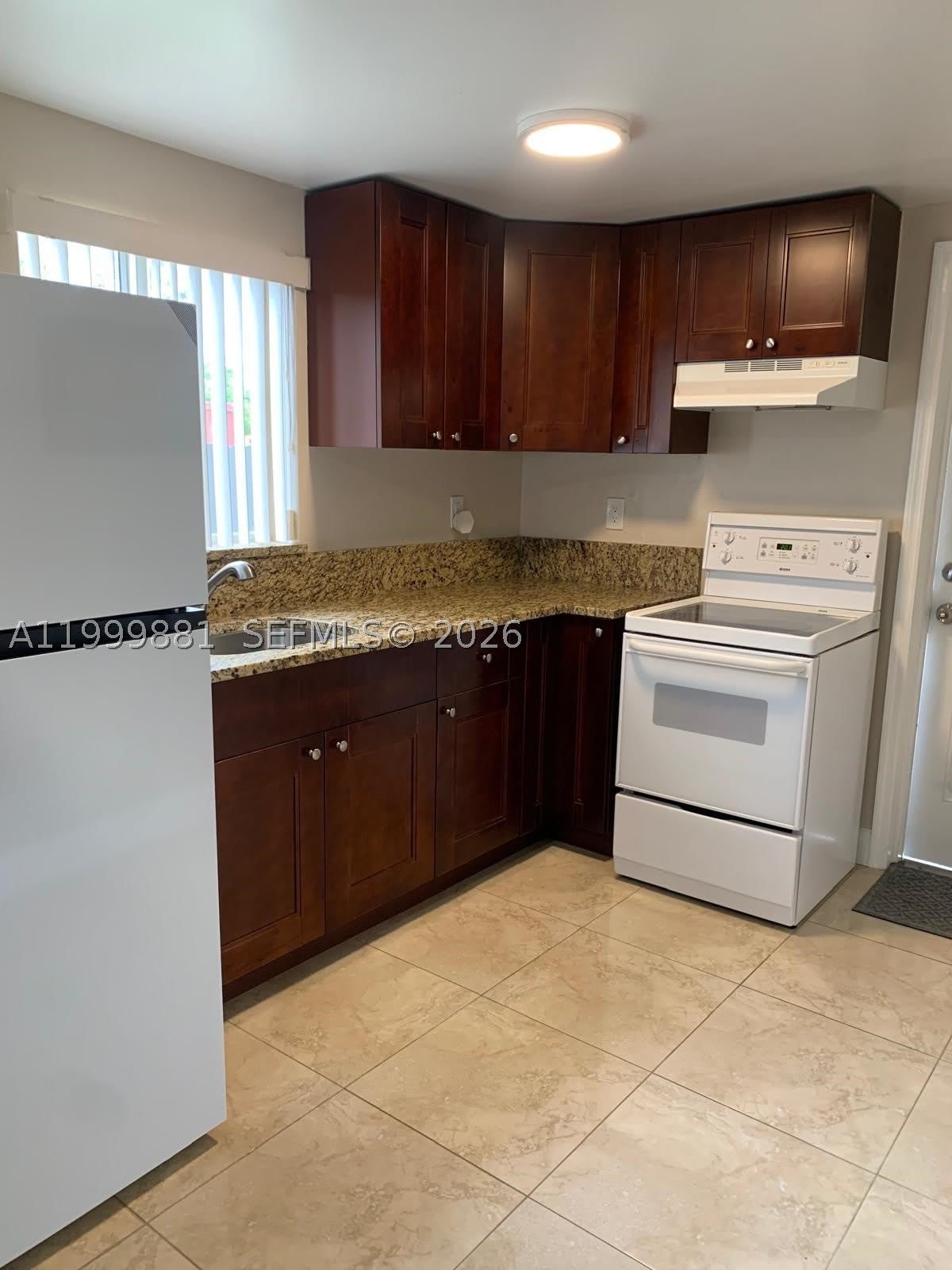 19121 NE Miami Ct – photo 3