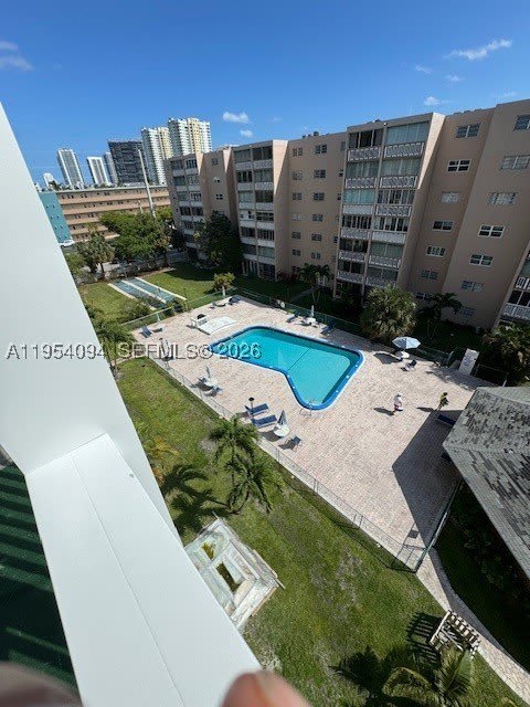 319 NE 14th Ave – photo 3