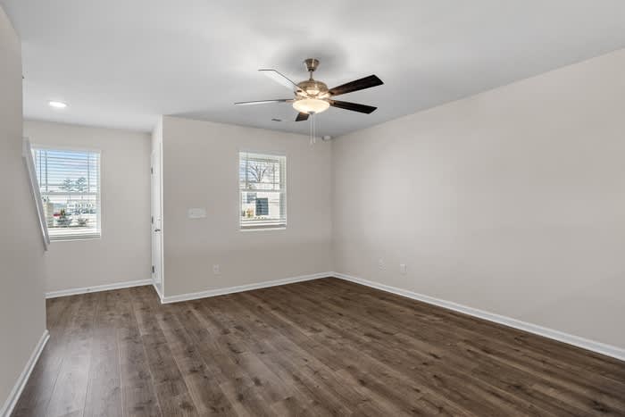 1045 Peony Lane – photo 3