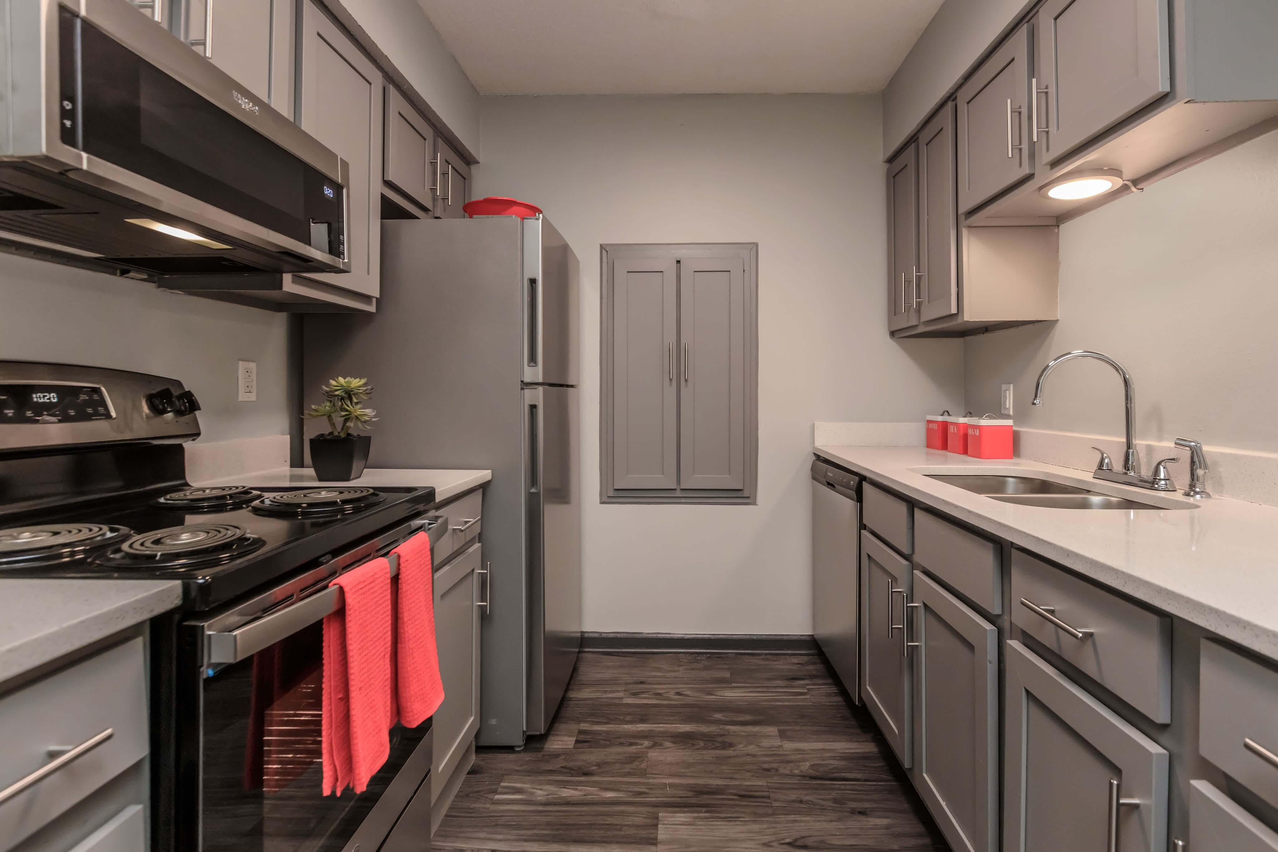 Riverstone Apartments – photo 3