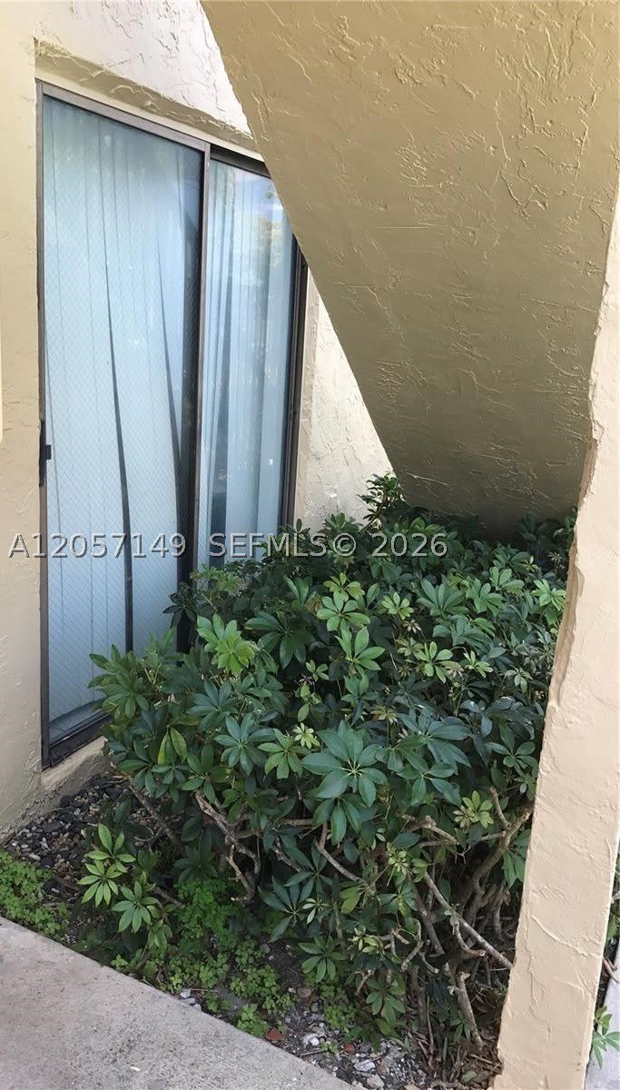 2631 Riverside Dr – photo 1