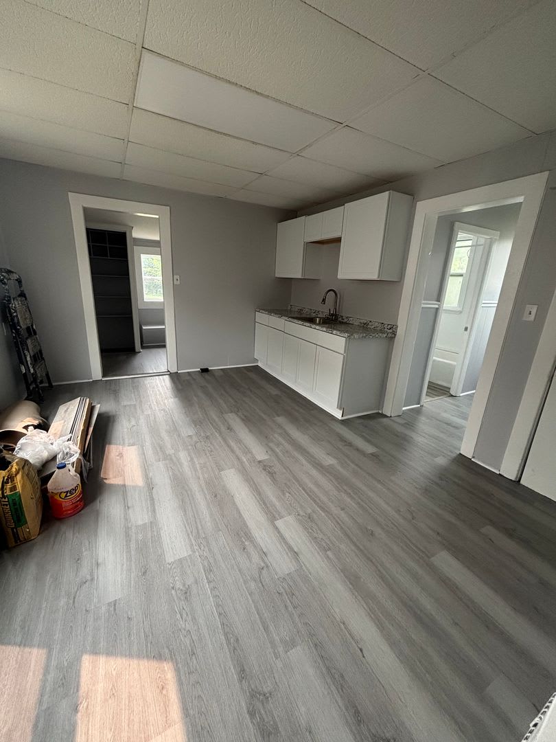 2bd Single Cash Pay/Section 8 – photo 3