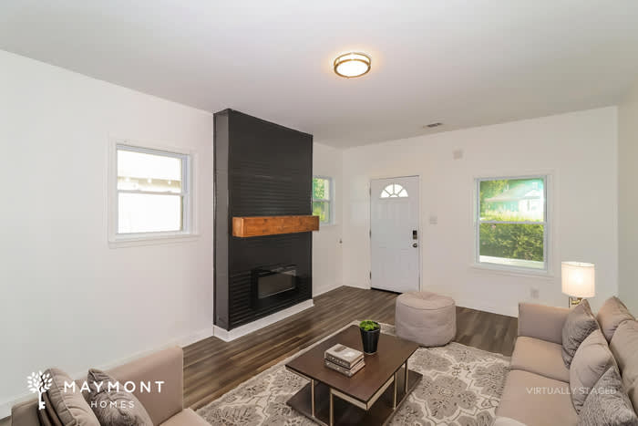 1592 Southern Avenue – photo 4