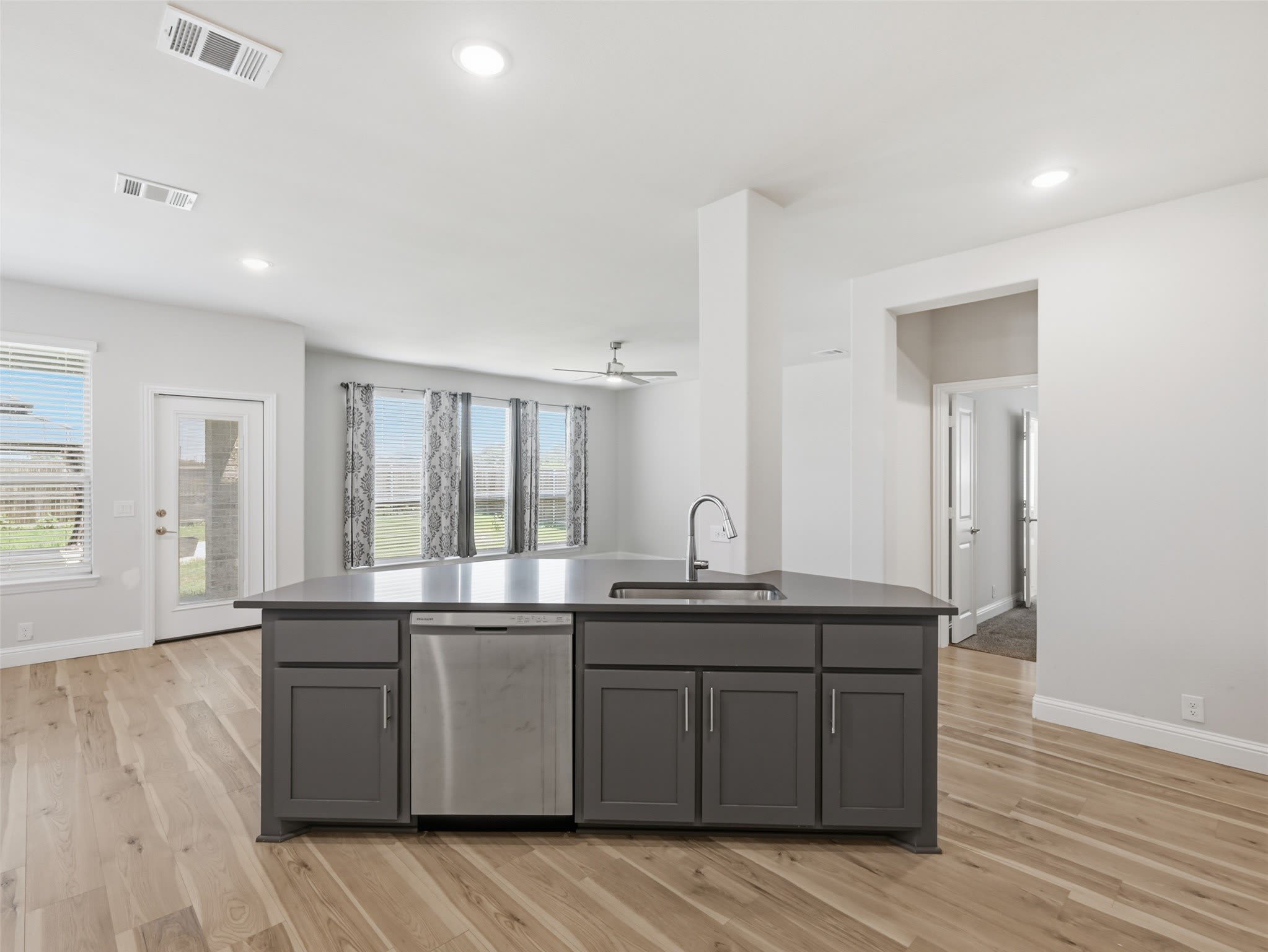 201 Sweetwater Drive – photo 5